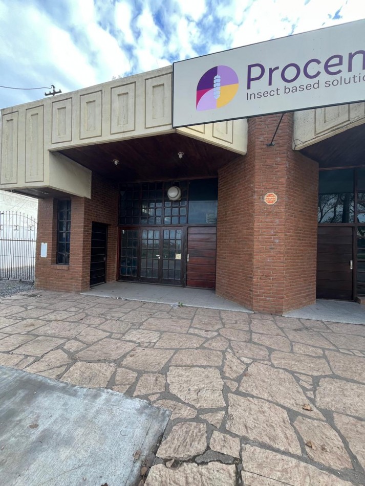 Propiedad Vende O Alquila Inmejorable Ubicacion Comercial Gran Predio Con Galpones Y Oficinas