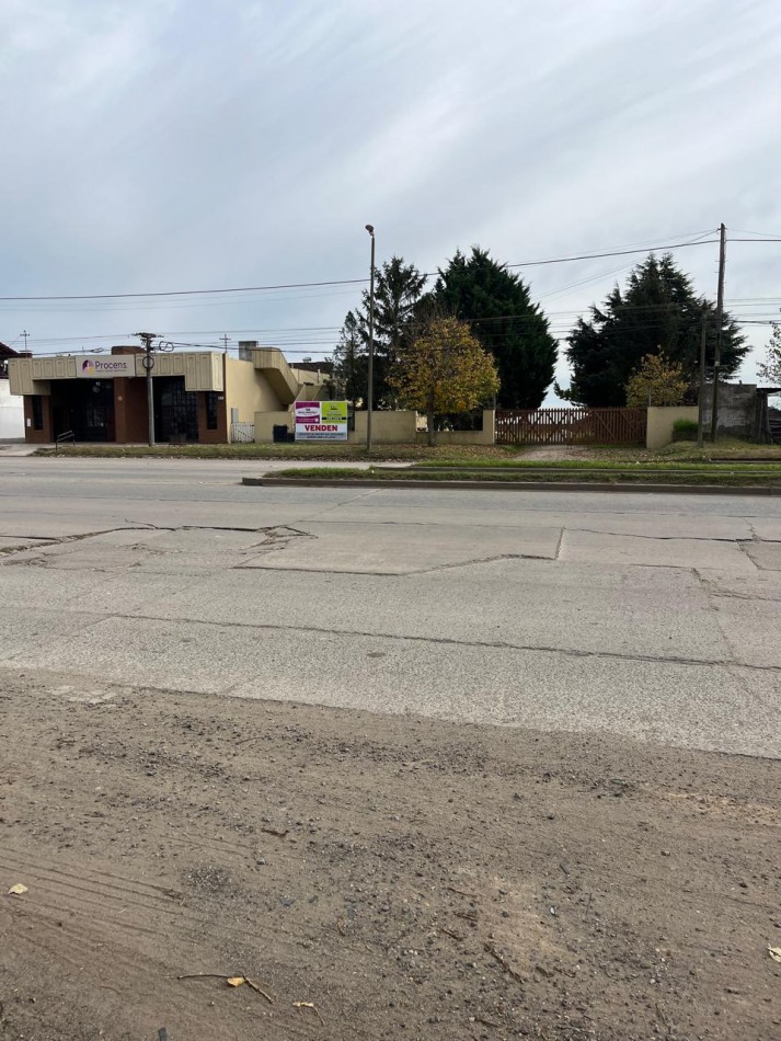 Propiedad Vende O Alquila Inmejorable Ubicacion Comercial Gran Predio Con Galpones Y Oficinas