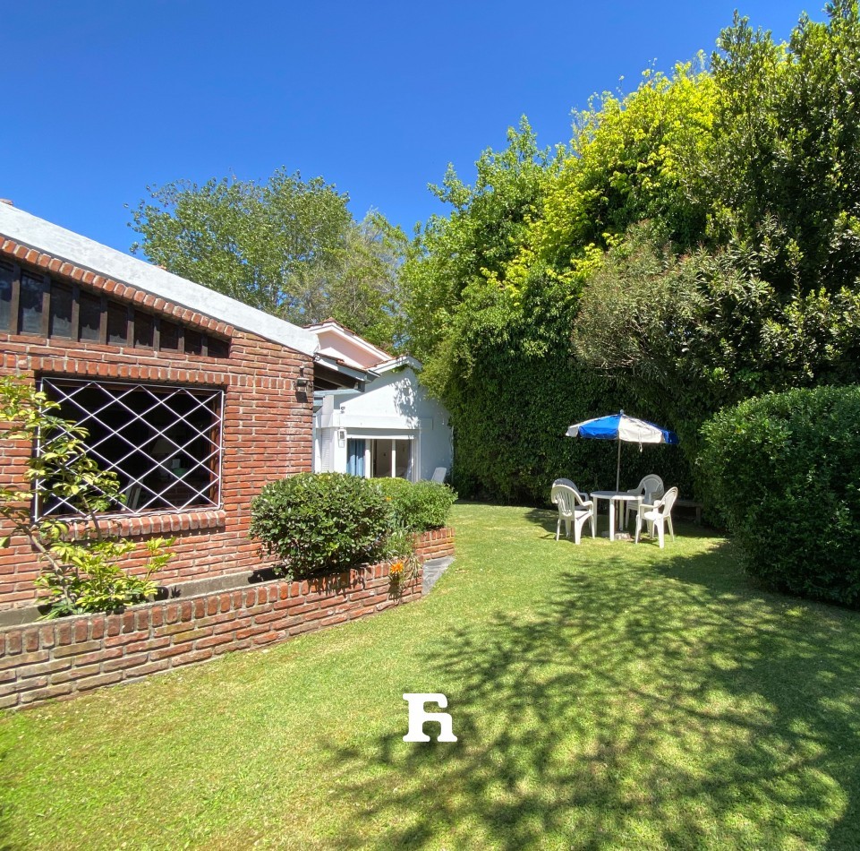 Chalet 5 Amb Parque y Quincho - Impecable Estado