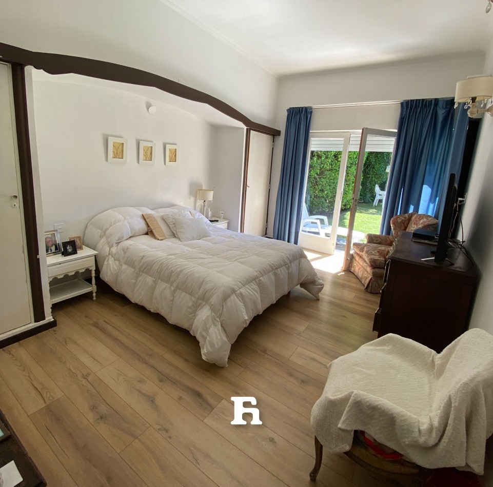 Chalet 5 Amb Parque y Quincho - Impecable Estado