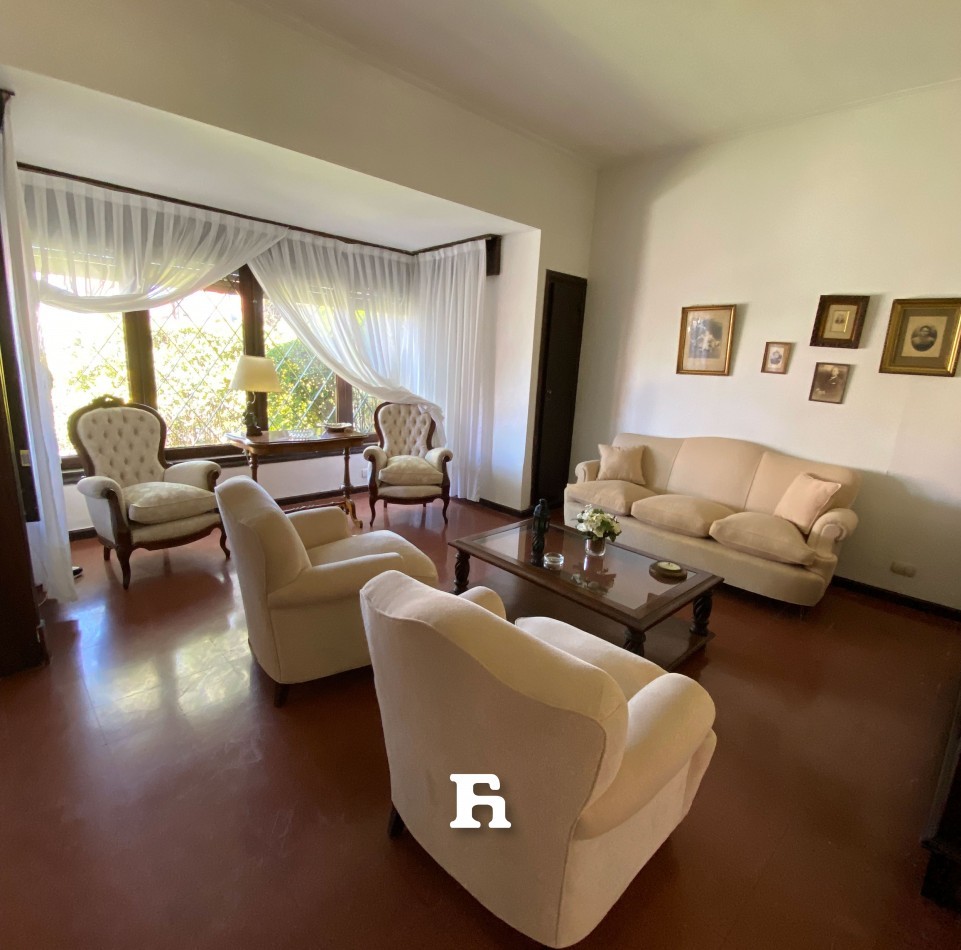Chalet 5 Amb Parque y Quincho - Impecable Estado