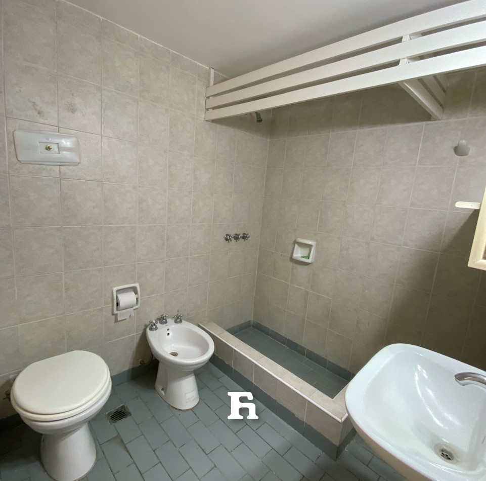 Chalet 5 Amb Parque y Quincho - Impecable Estado