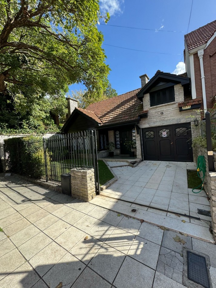 Chalet 5 Amb Parque y Quincho - Impecable Estado