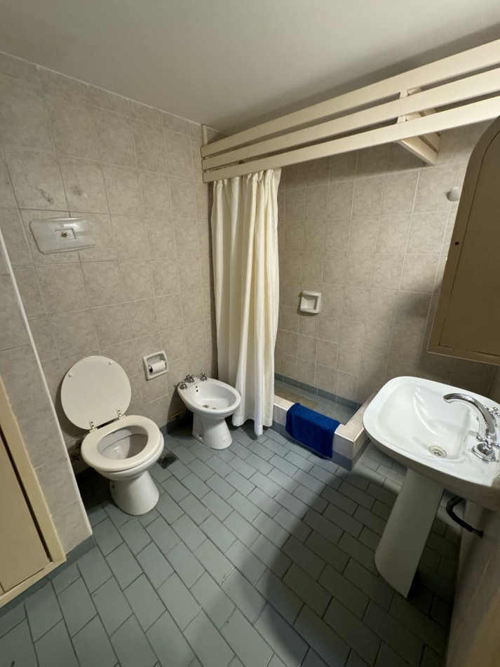 Chalet 5 Amb Parque y Quincho - Impecable Estado