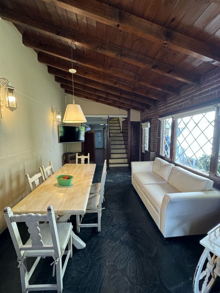 Chalet 5 Amb Parque y Quincho - Impecable Estado