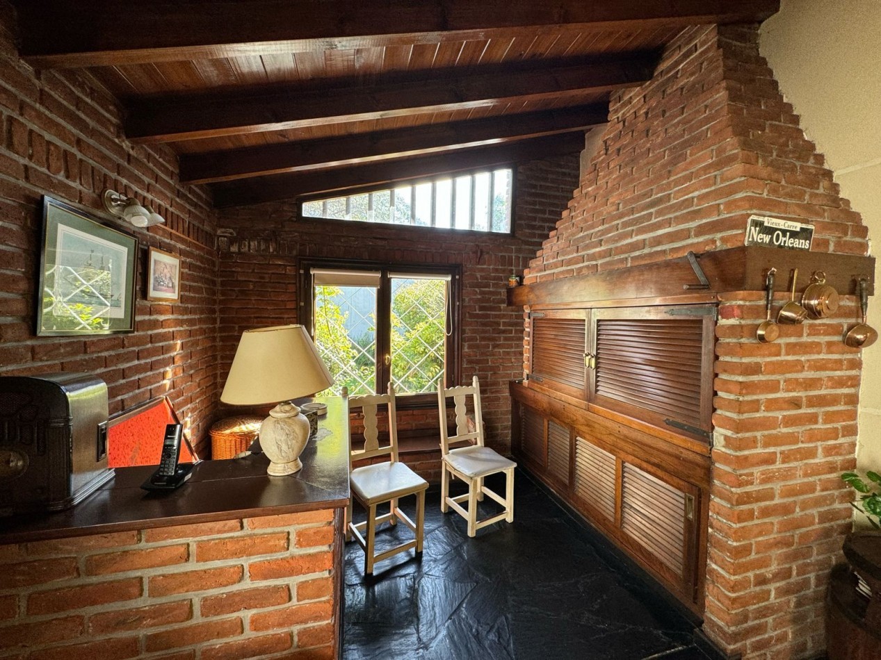 Chalet 5 Amb Parque y Quincho - Impecable Estado