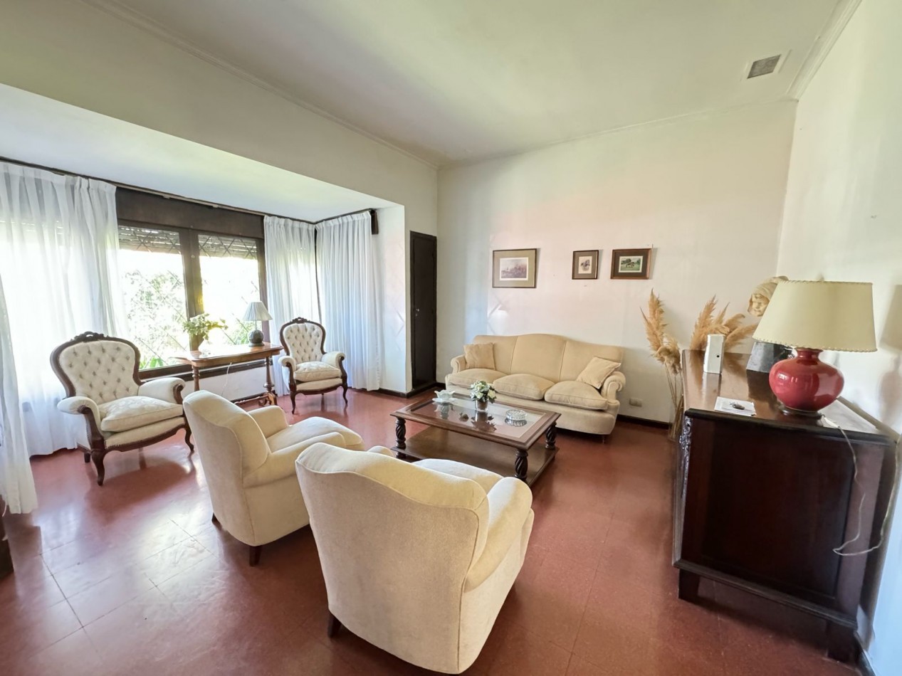 Chalet 5 Amb Parque y Quincho - Impecable Estado
