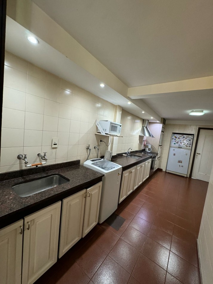 Chalet 5 Amb Parque y Quincho - Impecable Estado