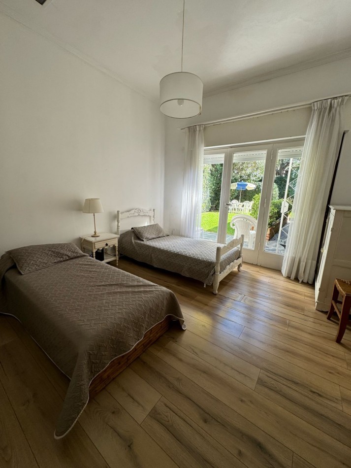 Chalet 5 Amb Parque y Quincho - Impecable Estado