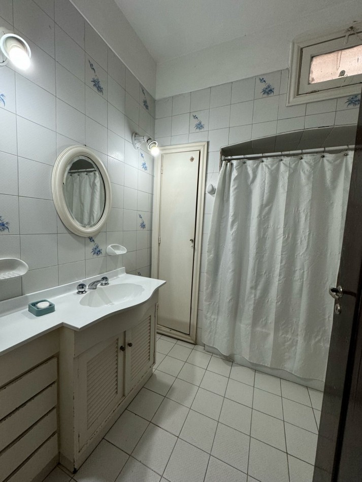 Chalet 5 Amb Parque y Quincho - Impecable Estado