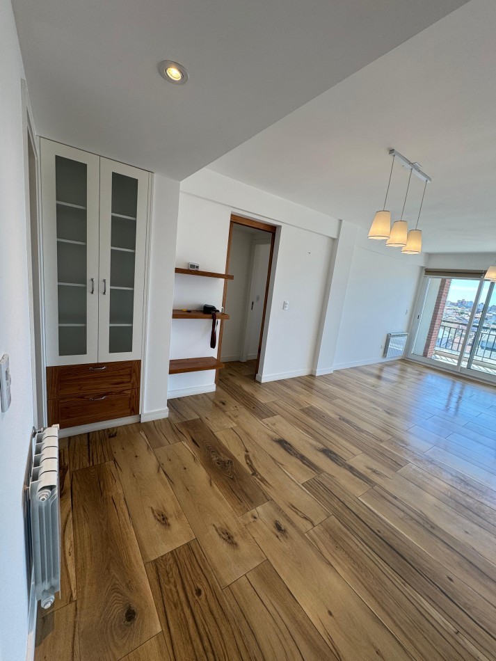 SEMIPISO DE 3 AMBIENTES C/ TERRAZA PROPIA Y DOBLE COCHERA - CHAUVIN