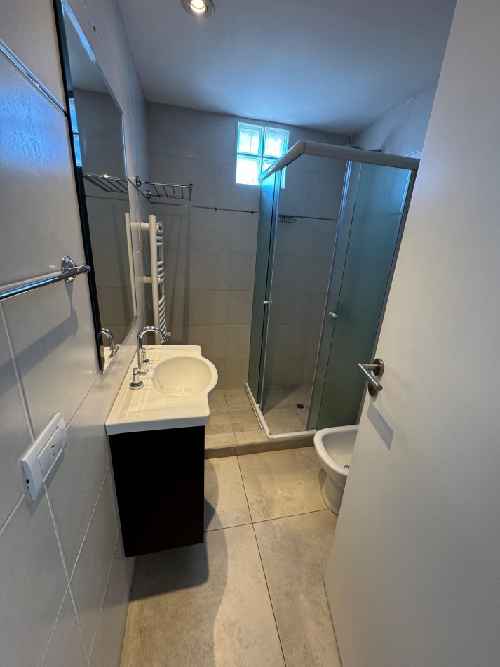 SEMIPISO DE 3 AMBIENTES C/ TERRAZA PROPIA Y DOBLE COCHERA - CHAUVIN