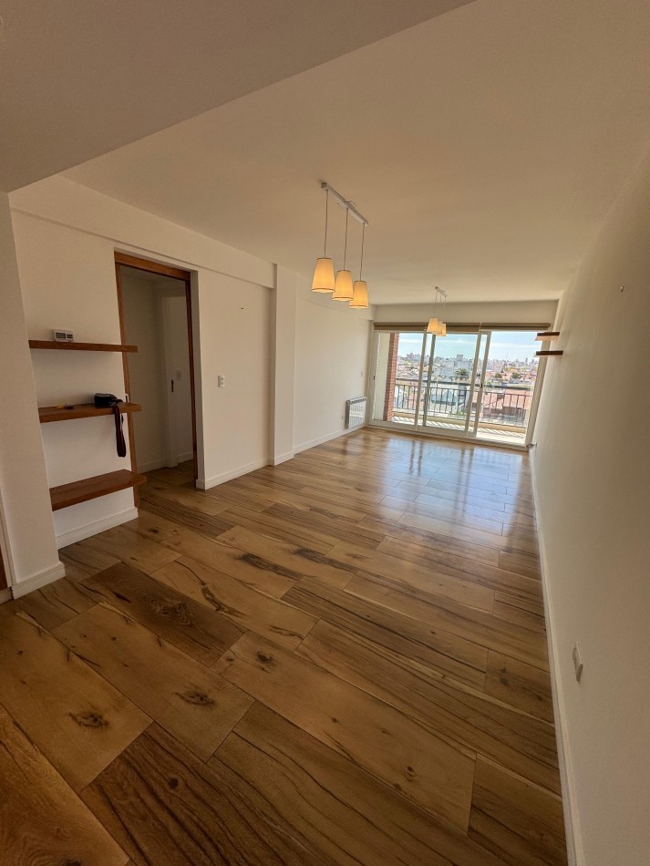 SEMIPISO DE 3 AMBIENTES C/ TERRAZA PROPIA Y DOBLE COCHERA - CHAUVIN