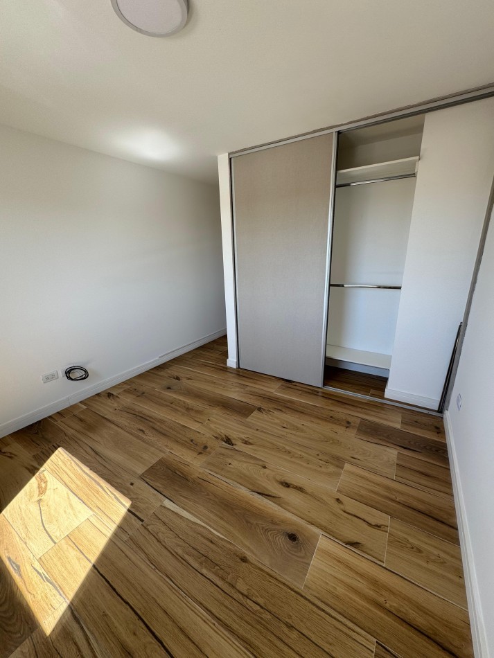 SEMIPISO DE 3 AMBIENTES C/ TERRAZA PROPIA Y DOBLE COCHERA - CHAUVIN