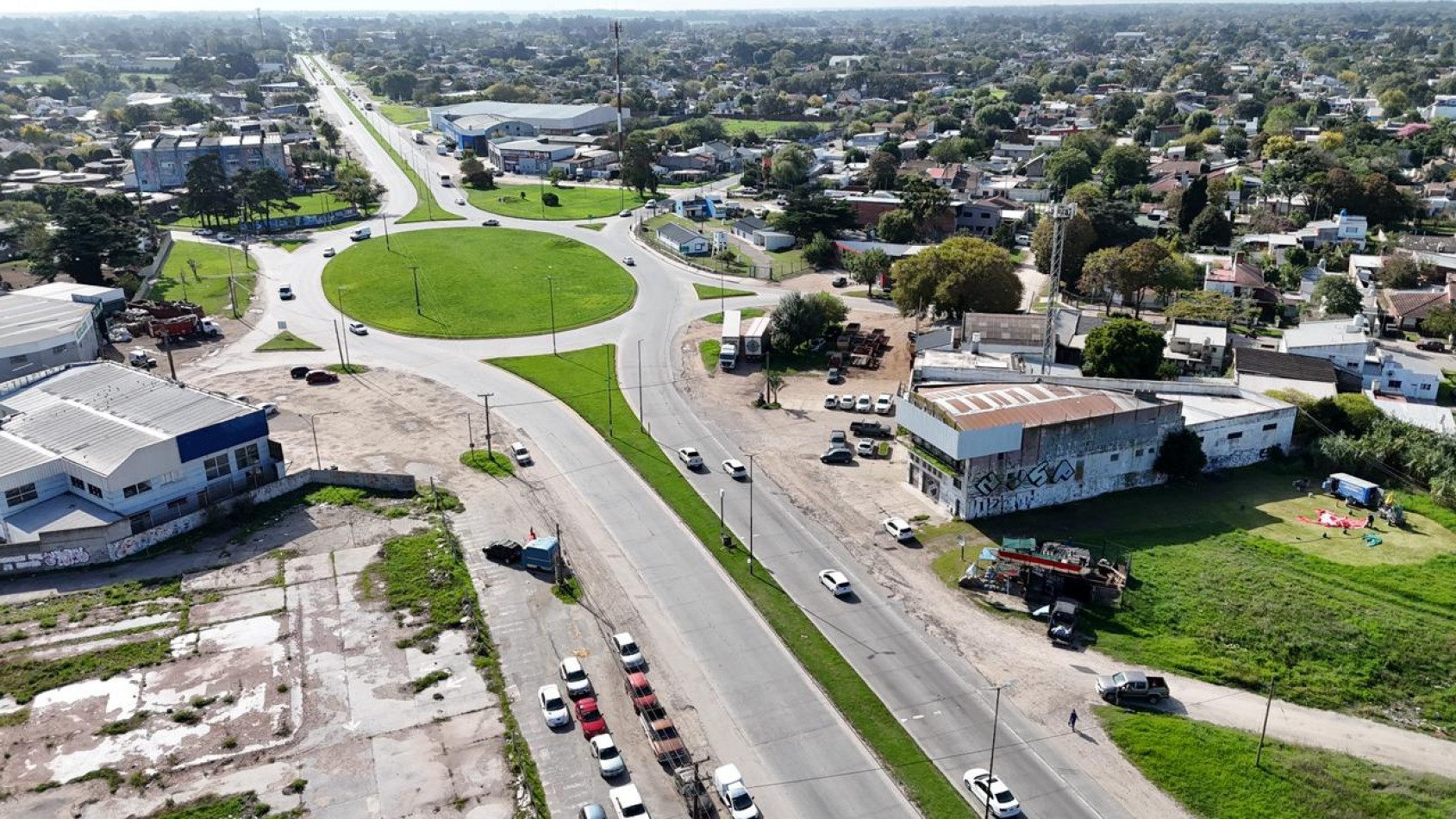 Lote Sobre Avenida champagnat en esquina 