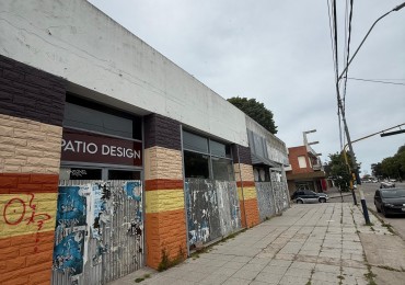 LOCAL/DEPOSITO EN IMPORTANTE ESQUINA