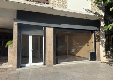 ALQUILER O VENTA - UNICO LOCAL S/ AV COLON 